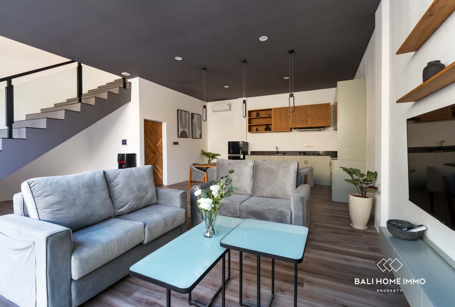 Villa Modern 2 Kamar UNTUK DIJUAL DENGAN SERTIFIKAT LEASEHOLD di UMALAS BALI view 3