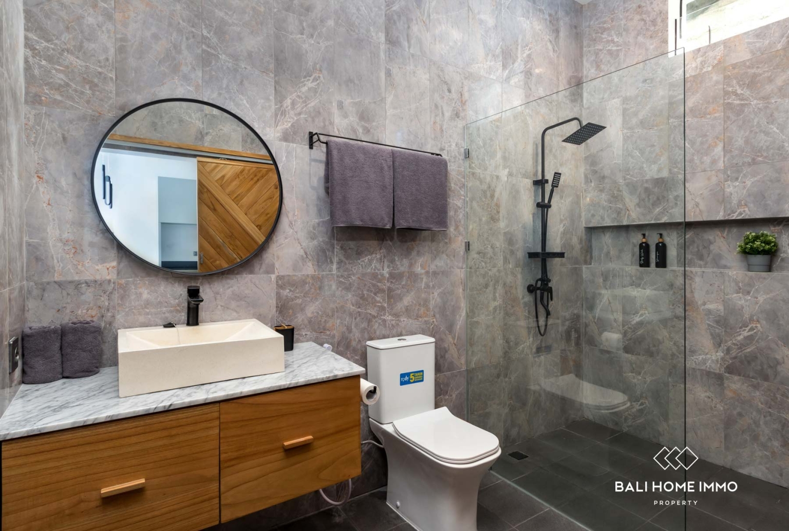 Villa Modern 2 Kamar UNTUK DIJUAL DENGAN SERTIFIKAT LEASEHOLD di UMALAS BALI view 20