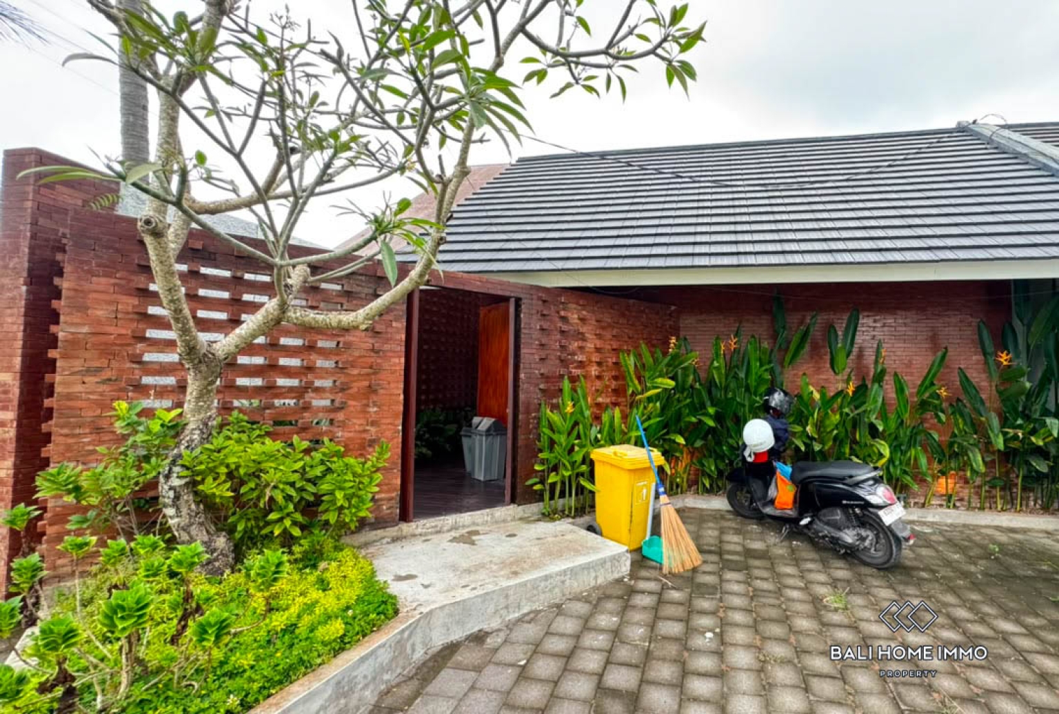 Modern 2 Bedroom Villa For Sale and Rental in Ubud view 20