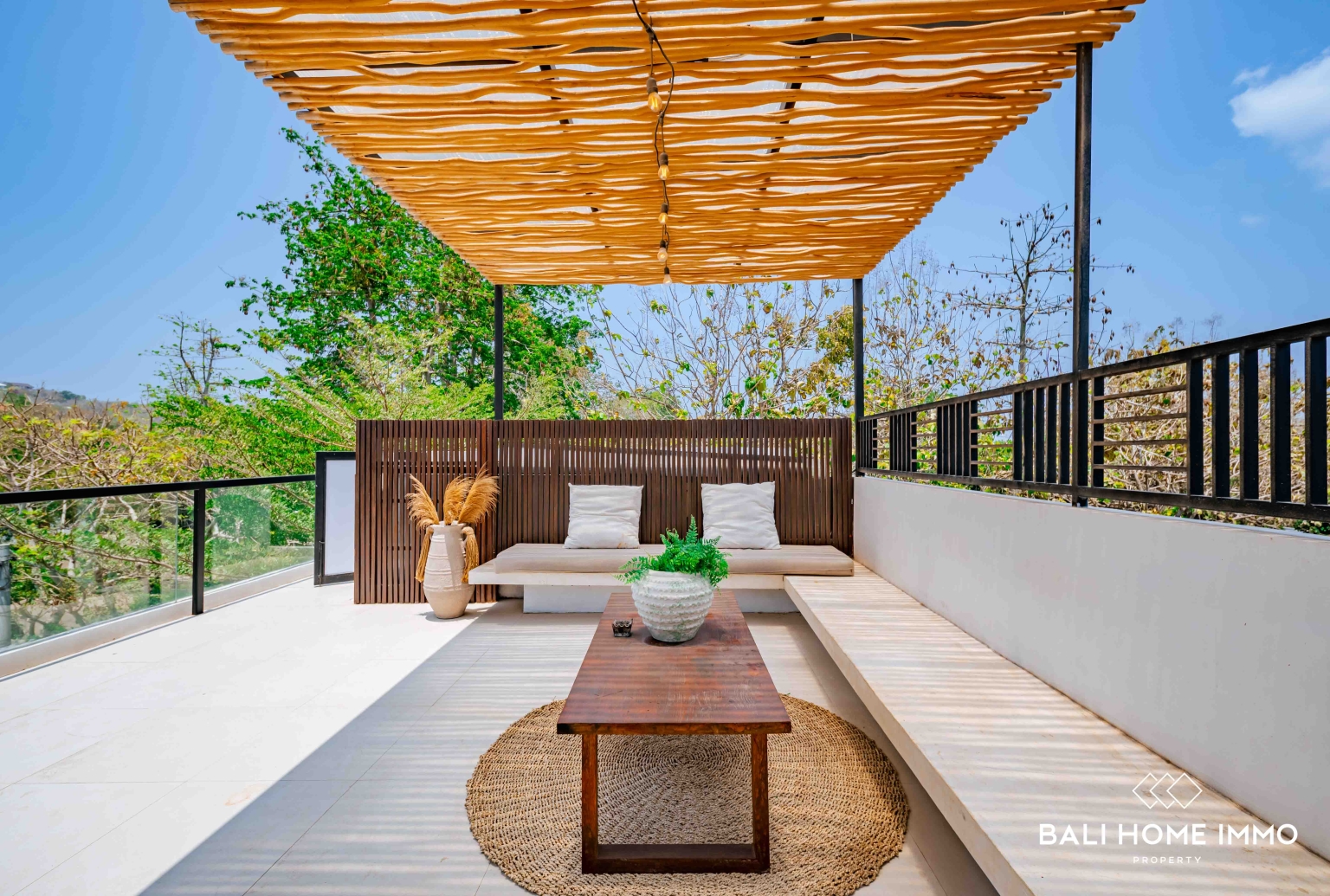 Villa moderne de 2 chambres à vendre à Bingin – Terrasse sur le toit et cadre verdoyant et paisible view 2