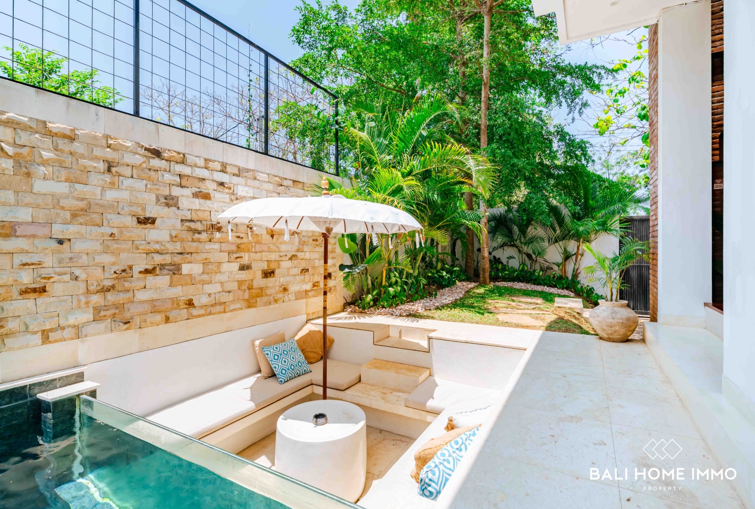 Villa moderne de 2 chambres à vendre à Bingin – Terrasse sur le toit et cadre verdoyant et paisible view 5