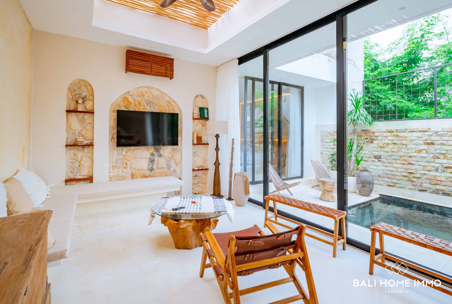 Modern 2 Bedroom Villa for Sale in Bingin – Rooftop Terrace & Peaceful Green Surroundings view 5
