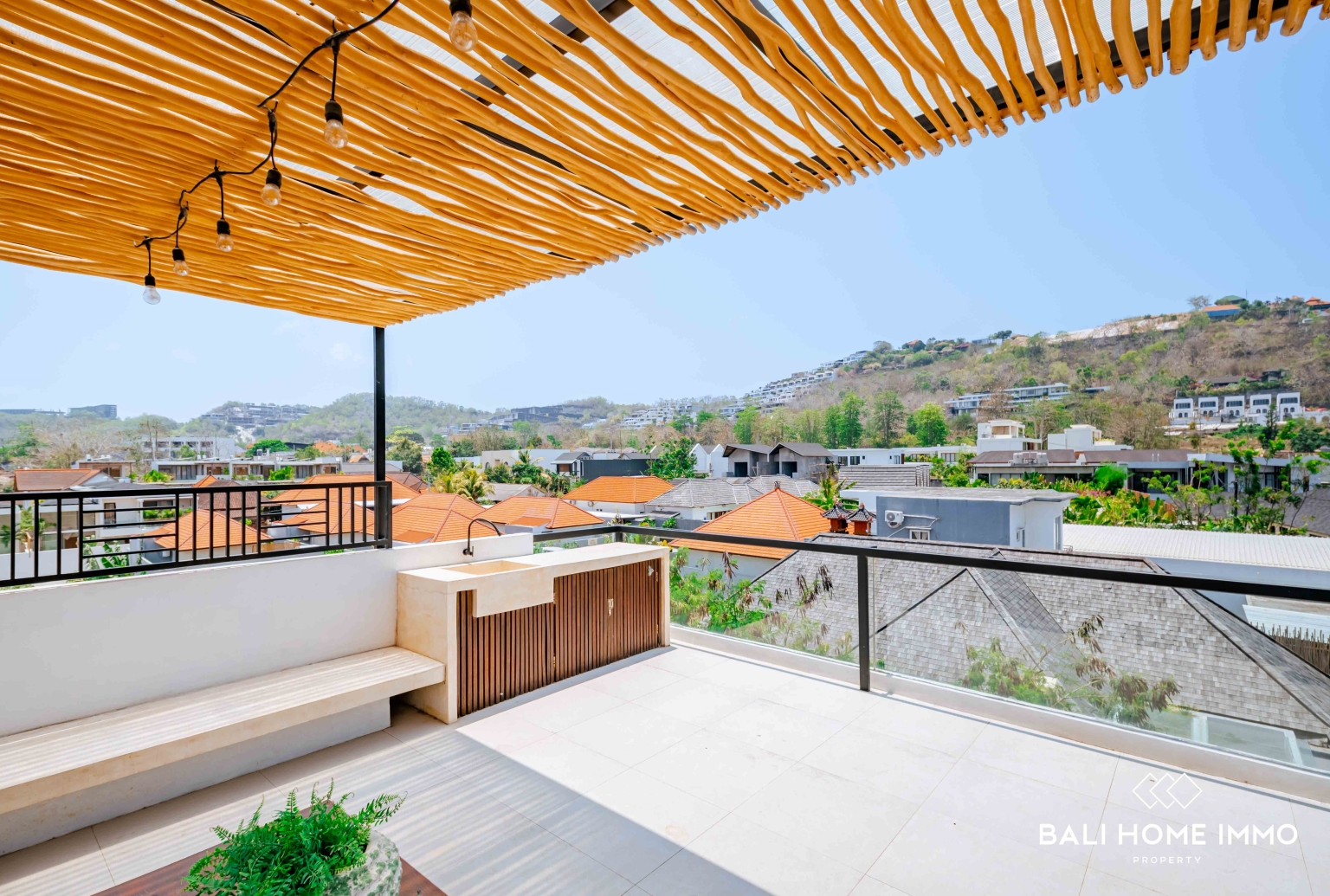 Villa moderne de 2 chambres à vendre à Bingin – Terrasse sur le toit et cadre verdoyant et paisible view 3