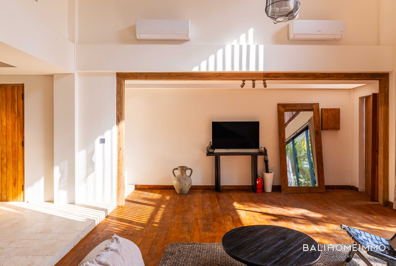 Villa Modern 2 Kamar Tidur Dijual Hak Milik di Berawa Bali view 7