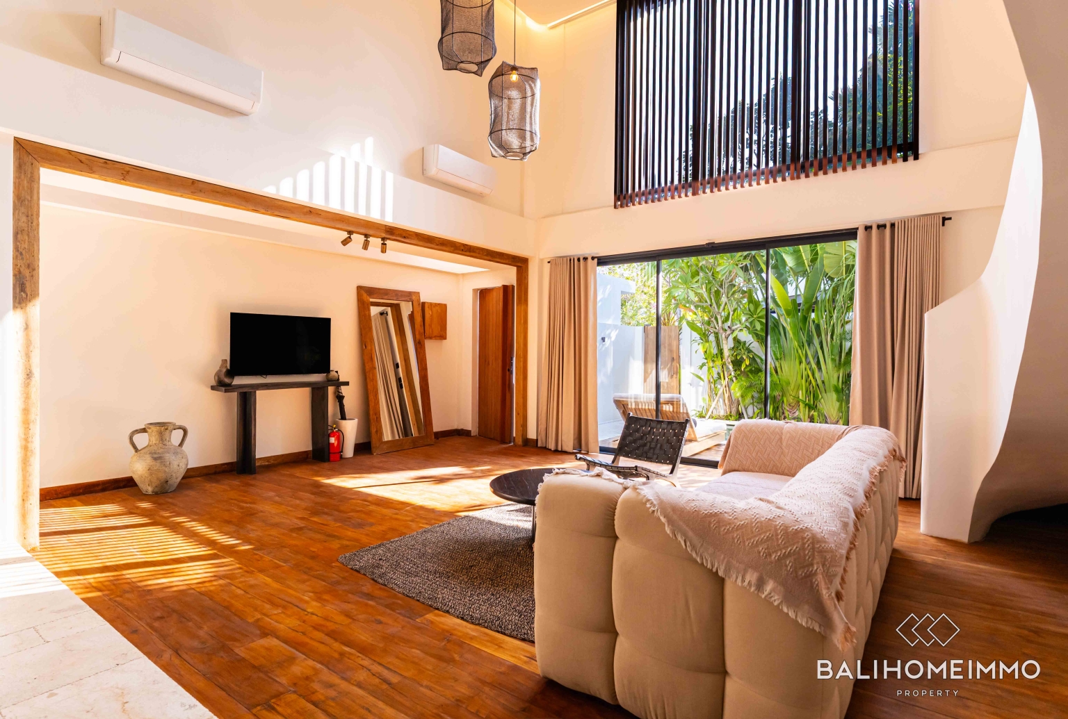 Villa Modern 2 Kamar Tidur Dijual Hak Milik di Berawa Bali view 5