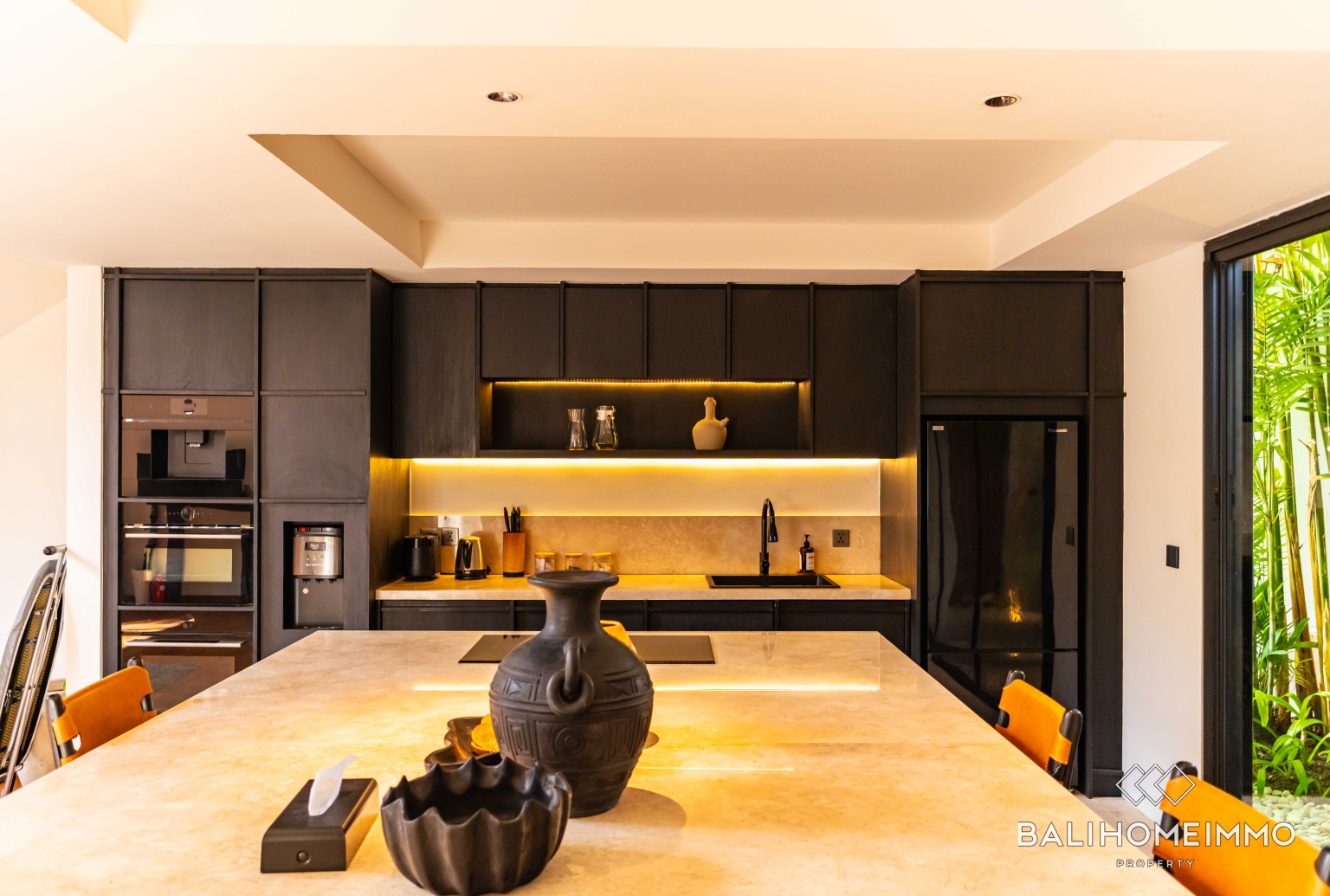Villa Modern 2 Kamar Tidur Dijual Hak Milik di Berawa Bali view 12