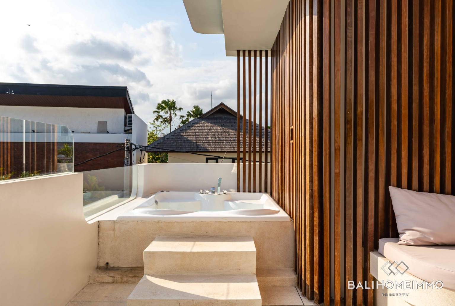 Villa Modern 2 Kamar Tidur Dijual Hak Milik di Berawa Bali view 30