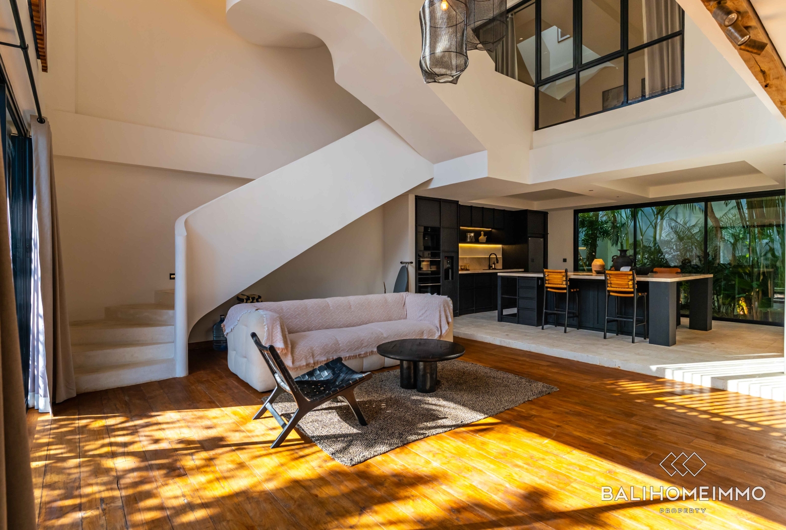 Villa Modern 2 Kamar Tidur Dijual Hak Milik di Berawa Bali view 2