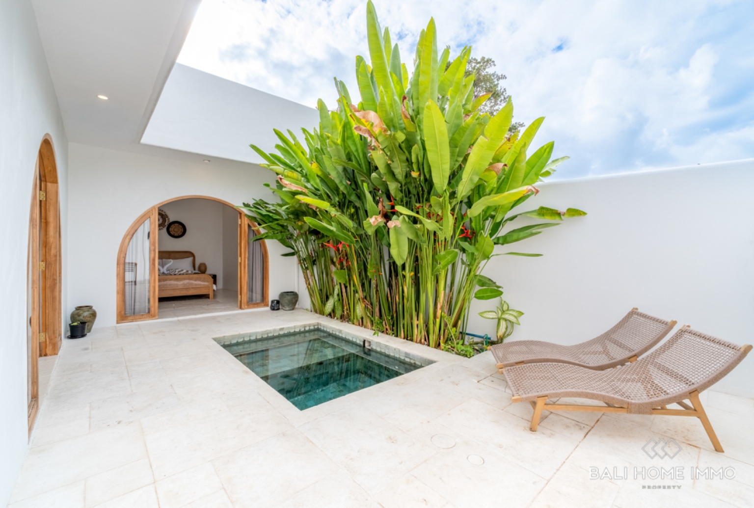MODERN 2 BEDROOM VILLA FOR SALE LEASEHOLD IN BINGIN view 3