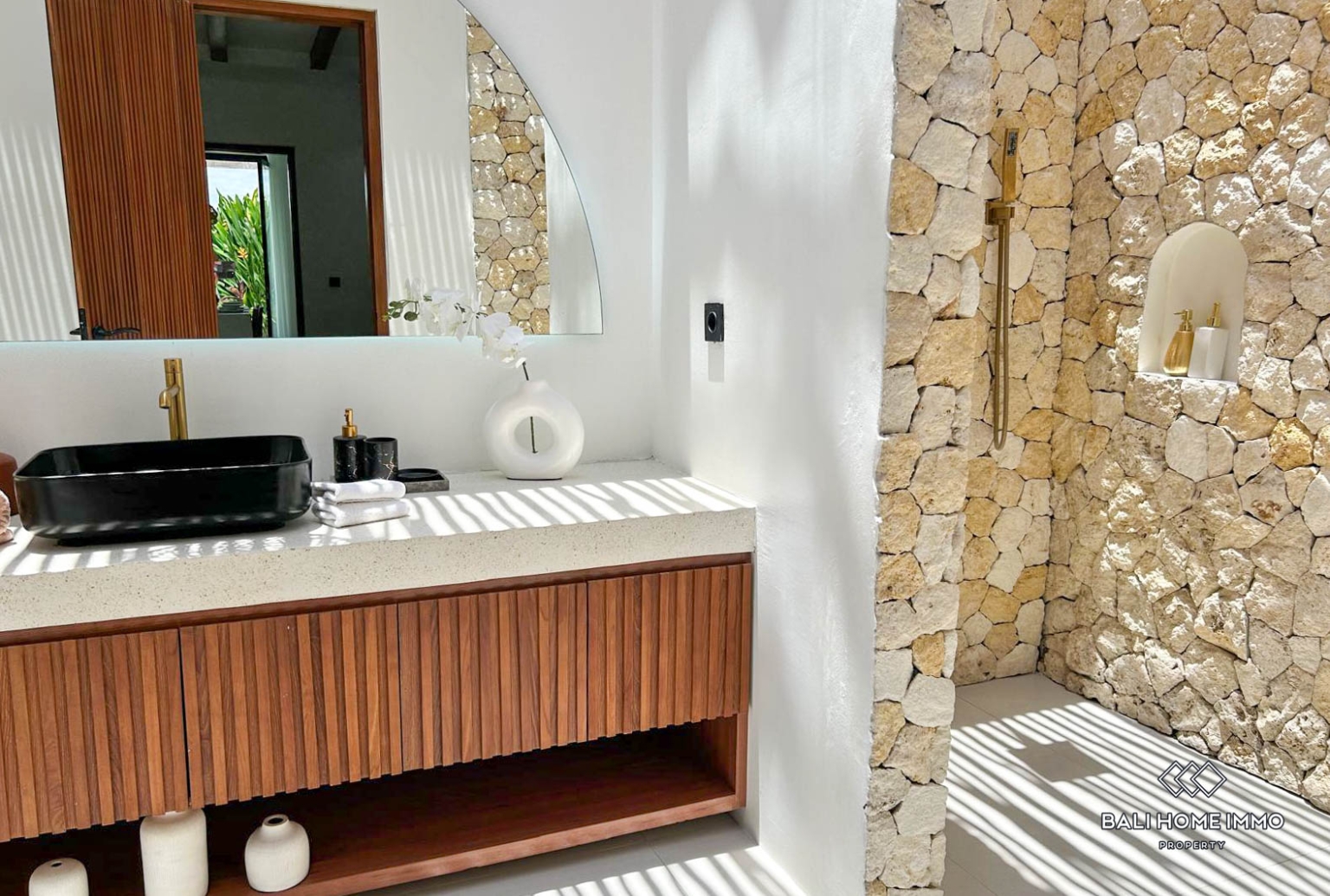 Modern 2-Bedroom Villa for Sale Leasehold in Canggu view 10
