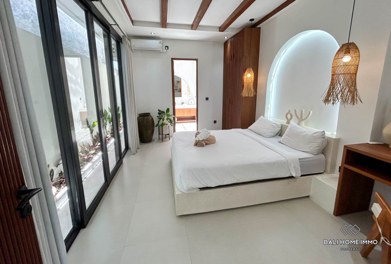 Modern 2-Bedroom Villa for Sale Leasehold in Canggu view 6