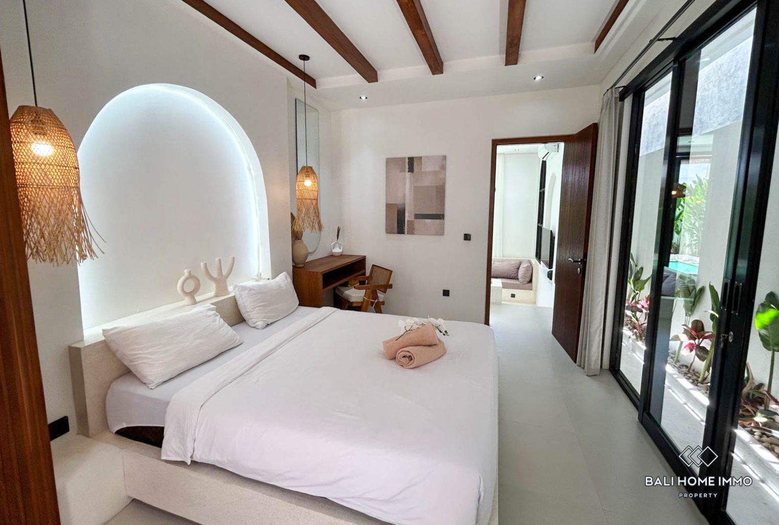 Modern 2-Bedroom Villa for Sale Leasehold in Canggu view 5