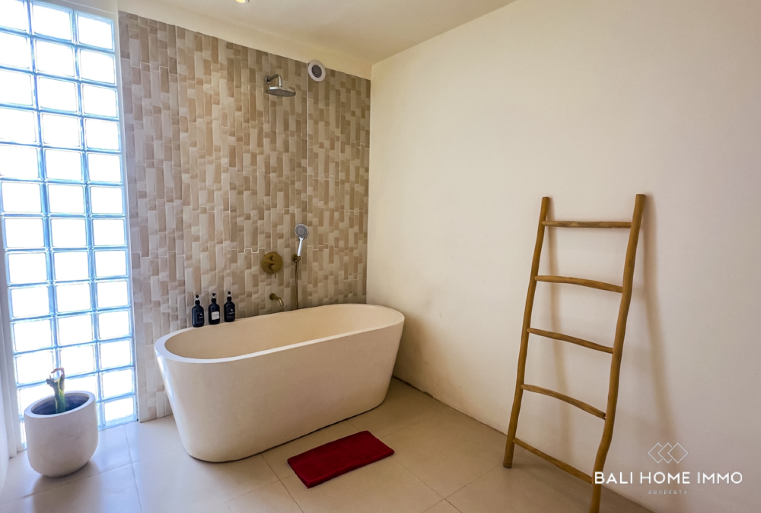 Modern 2 Bedroom Villa for Sale Leasehold in Melasti view 14