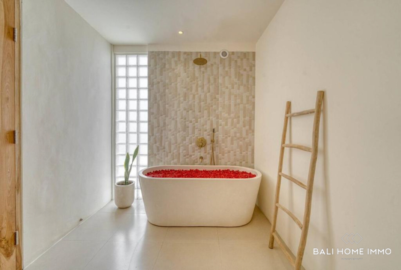 Villa moderne de 2 chambres à vendre en bail emphytéotique à Melasti view 13