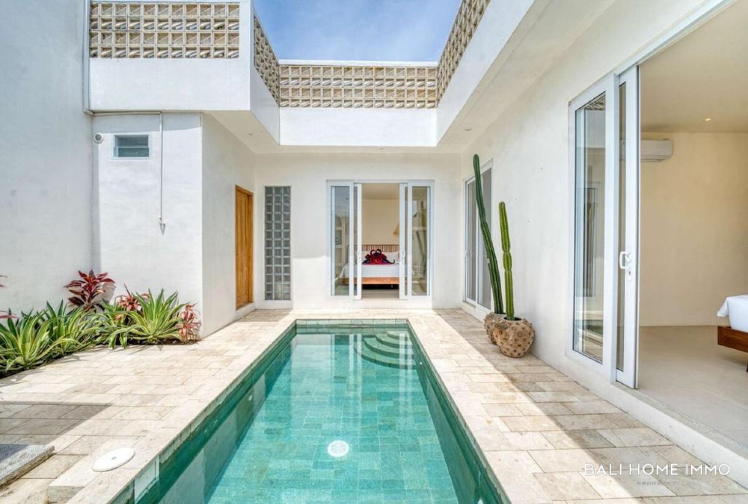 Villa moderne de 2 chambres à vendre en bail emphytéotique à Melasti view 3
