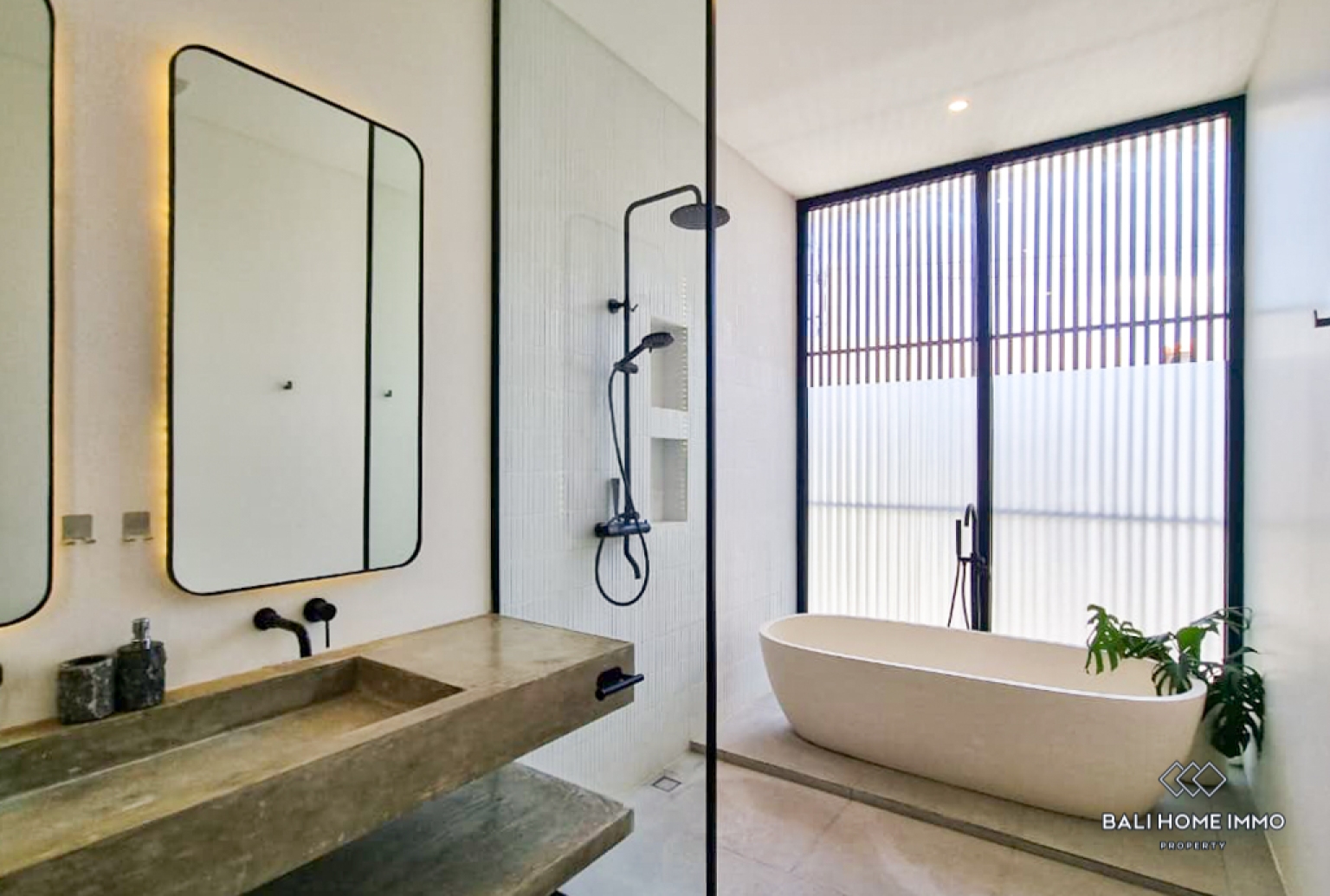 Modern 2 Bedroom Villa for Yearly Rental in Bali Canggu Batu Bolong Echo Beach view 17