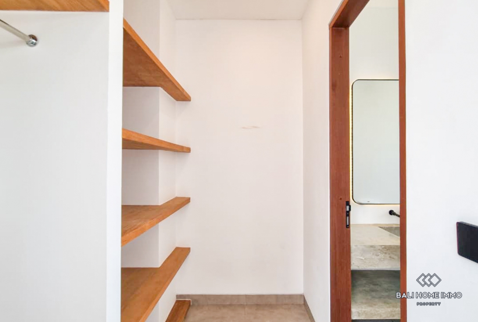 Modern 2 Bedroom Villa for Yearly Rental in Bali Canggu Batu Bolong Echo Beach view 14