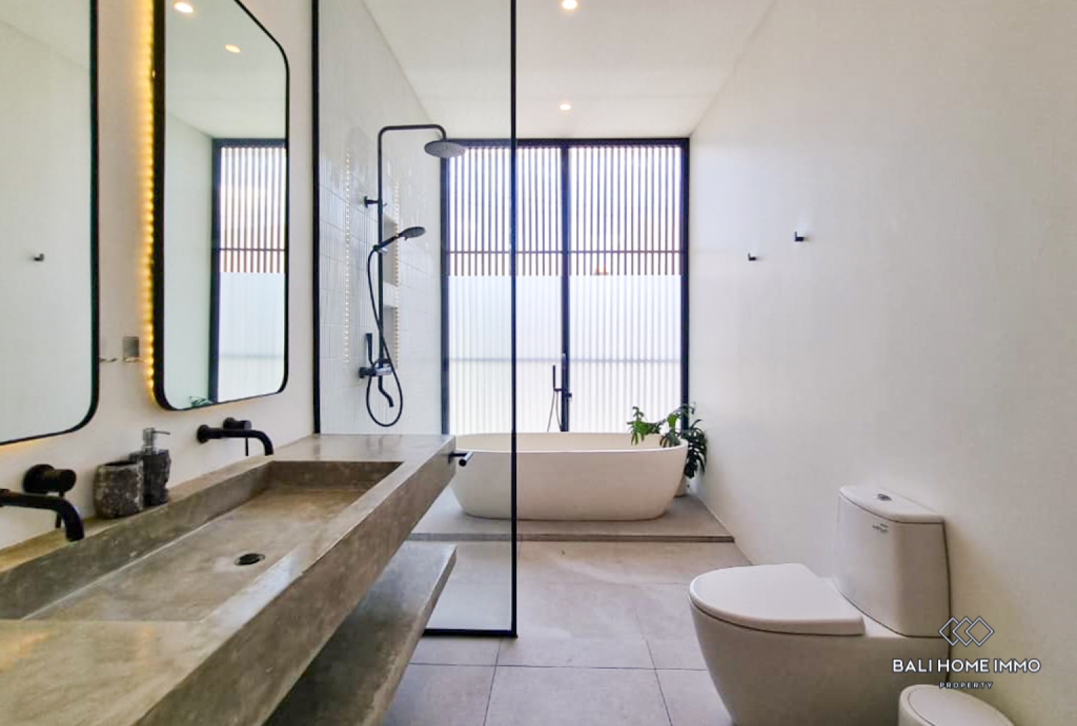 Modern 2 Bedroom Villa for Yearly Rental in Bali Canggu Batu Bolong Echo Beach view 16