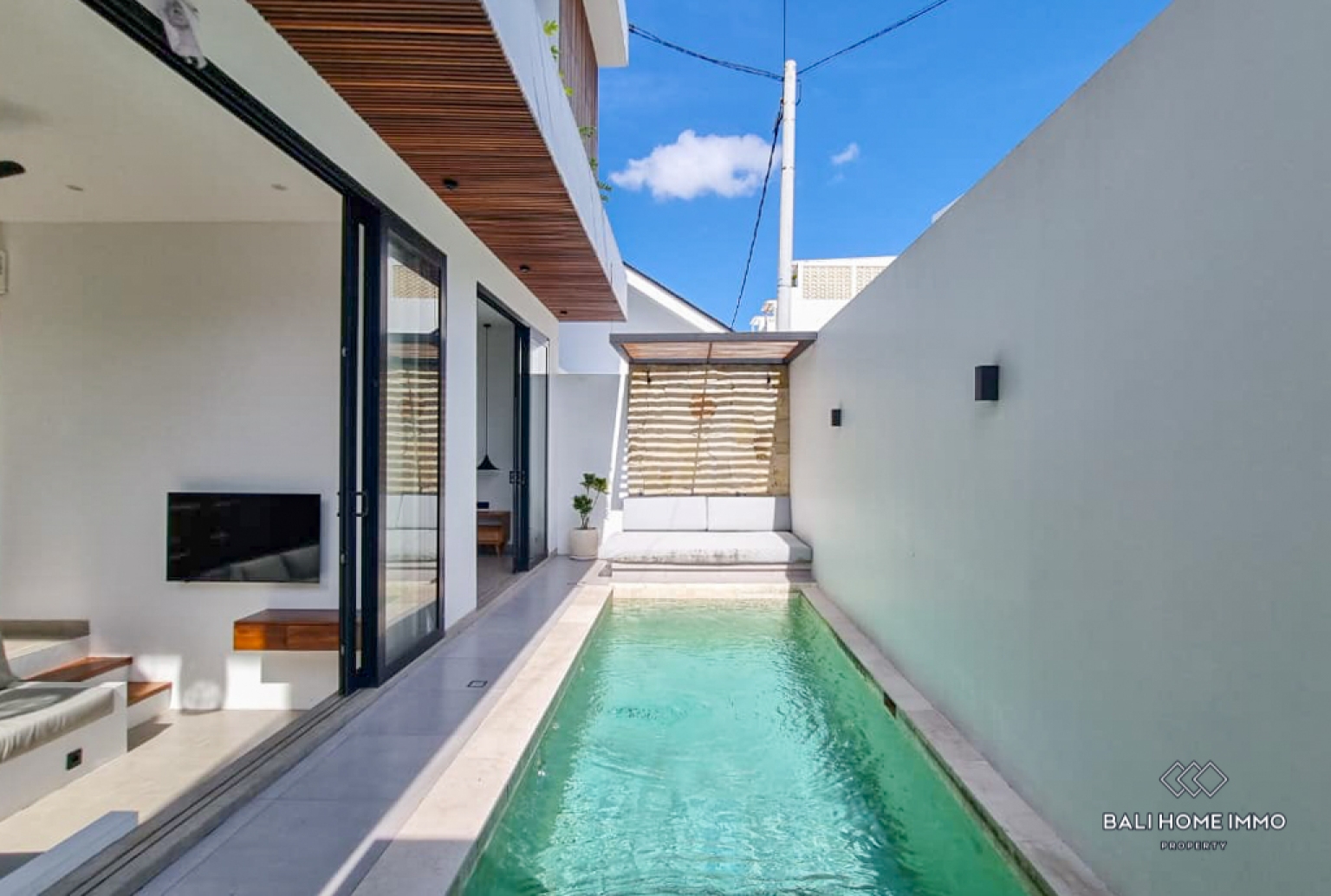 Modern 2 Bedroom Villa for Yearly Rental in Bali Canggu Batu Bolong Echo Beach view 2