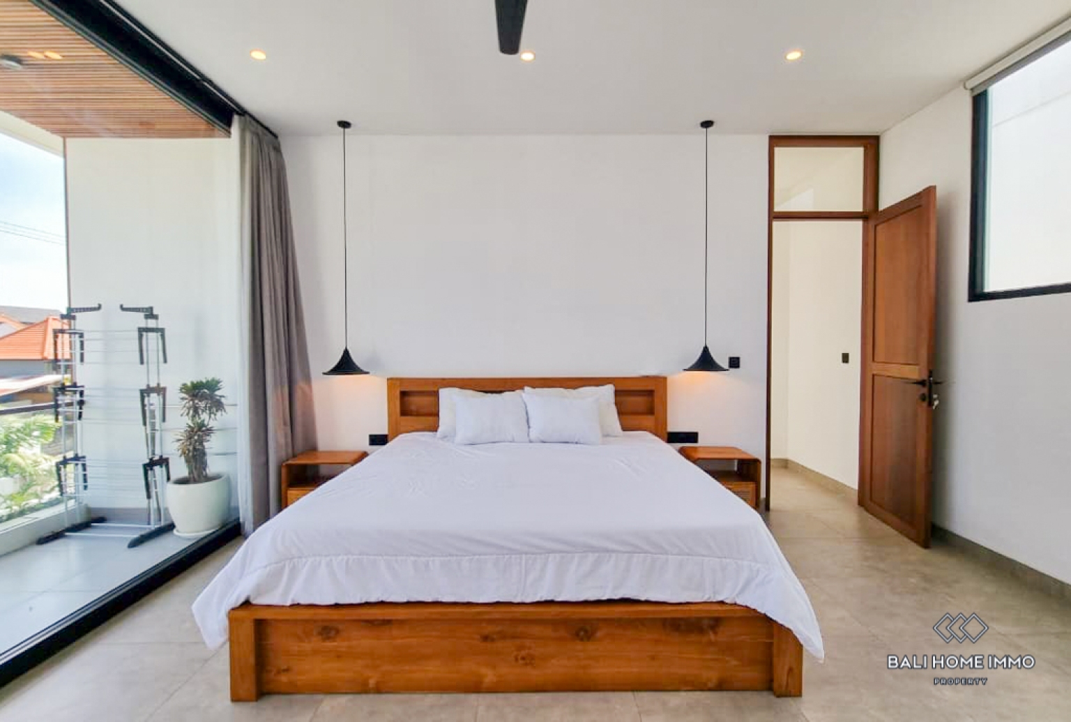 Modern 2 Bedroom Villa for Yearly Rental in Bali Canggu Batu Bolong Echo Beach view 13