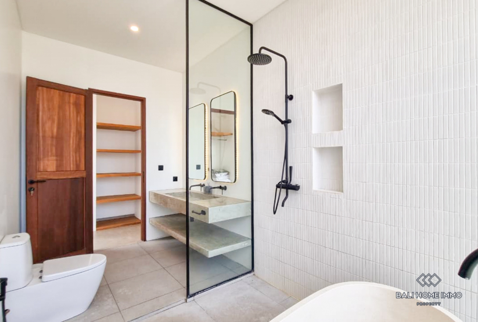 Modern 2 Bedroom Villa for Yearly Rental in Bali Canggu Batu Bolong Echo Beach view 15