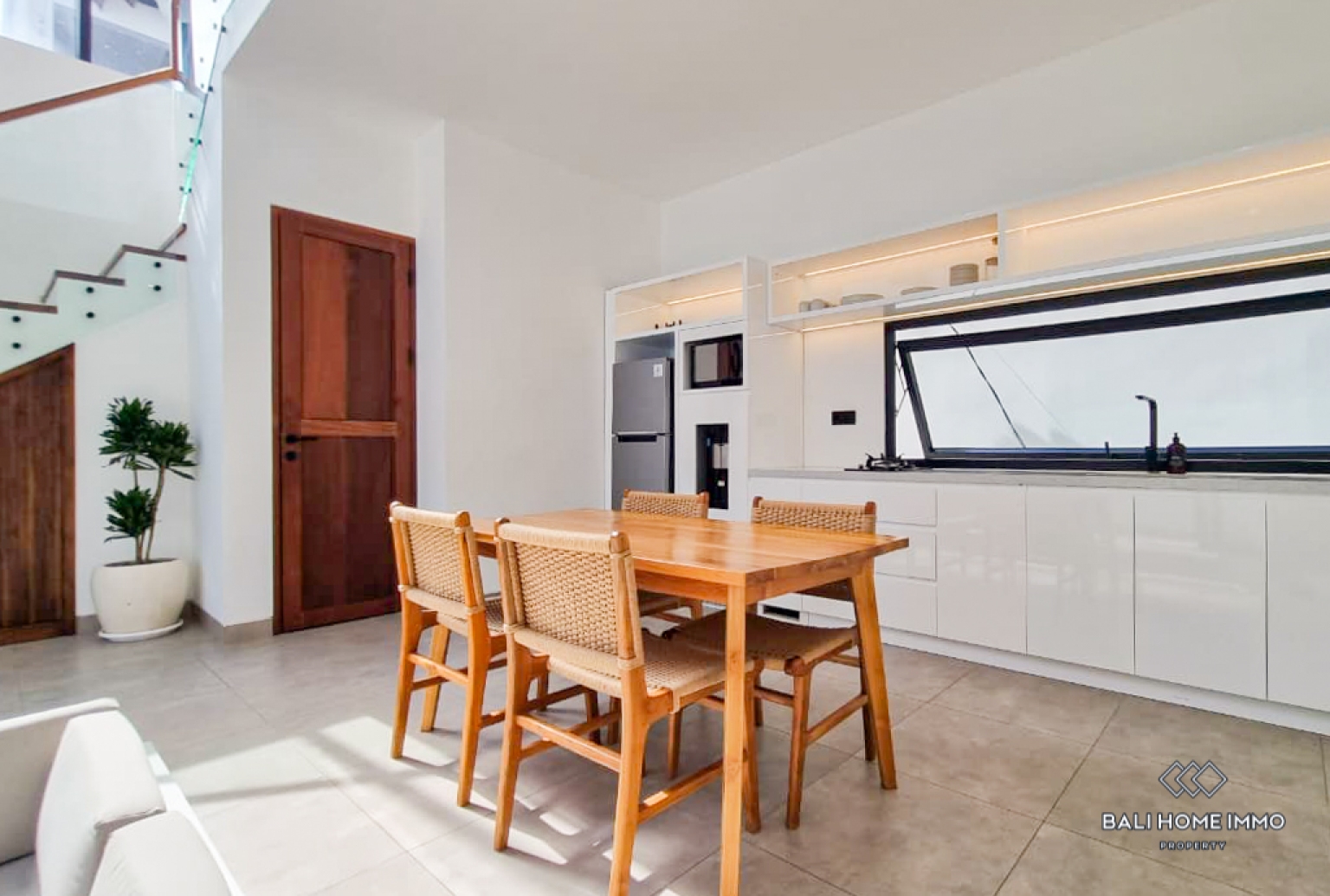 Modern 2 Bedroom Villa for Yearly Rental in Bali Canggu Batu Bolong Echo Beach view 7