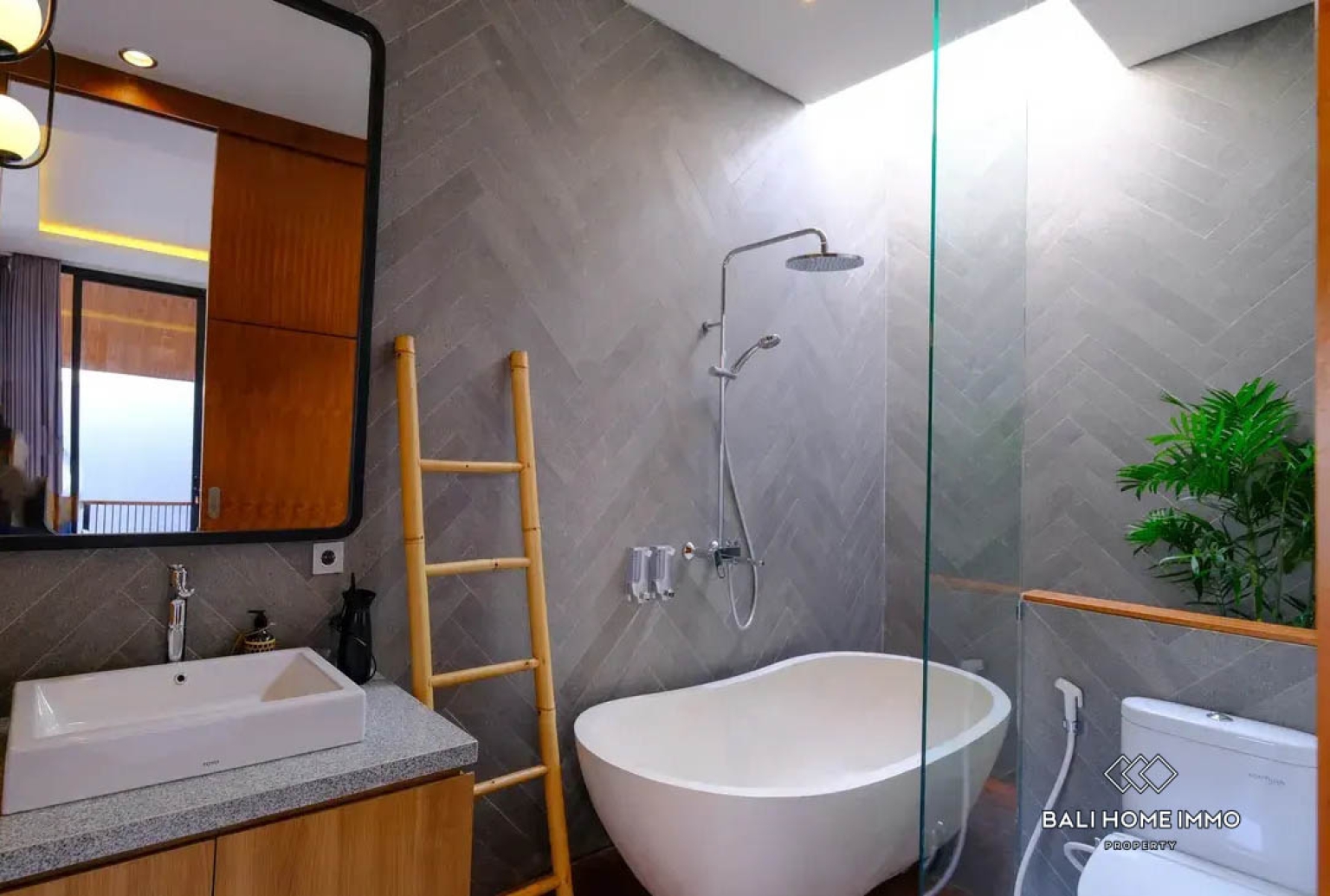 Modern 2 Bedrooms Tropical Villa For Sale in Pejeng, Ubud view 14