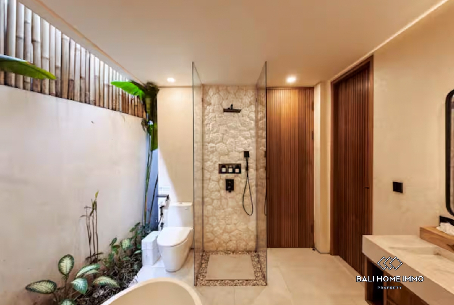 Modern 3 Bedroom Villa for Rental in Bali Cemagi Beachside view 16