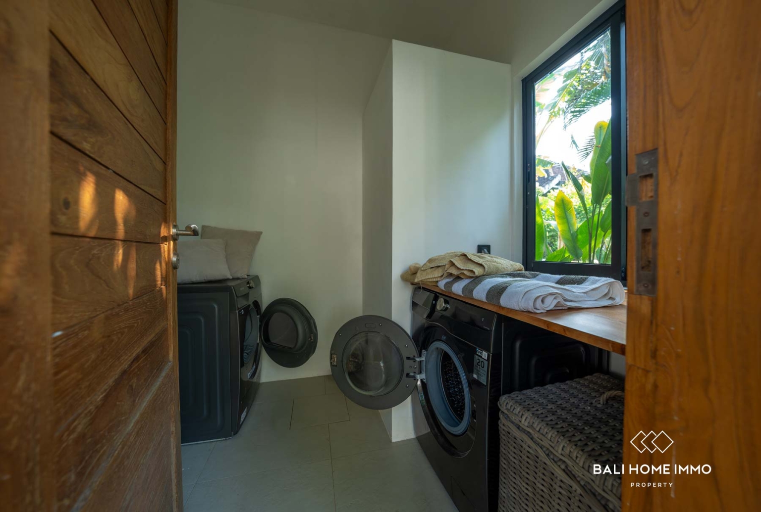 MODERN 3 BEDROOM VILLA FOR SALE IN TUMBAK BAYUH BALI view 23