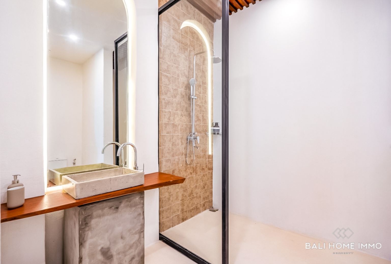 Villa moderne de 3 chambres à vendre en bail emphytéotique à Jimbaran view 12