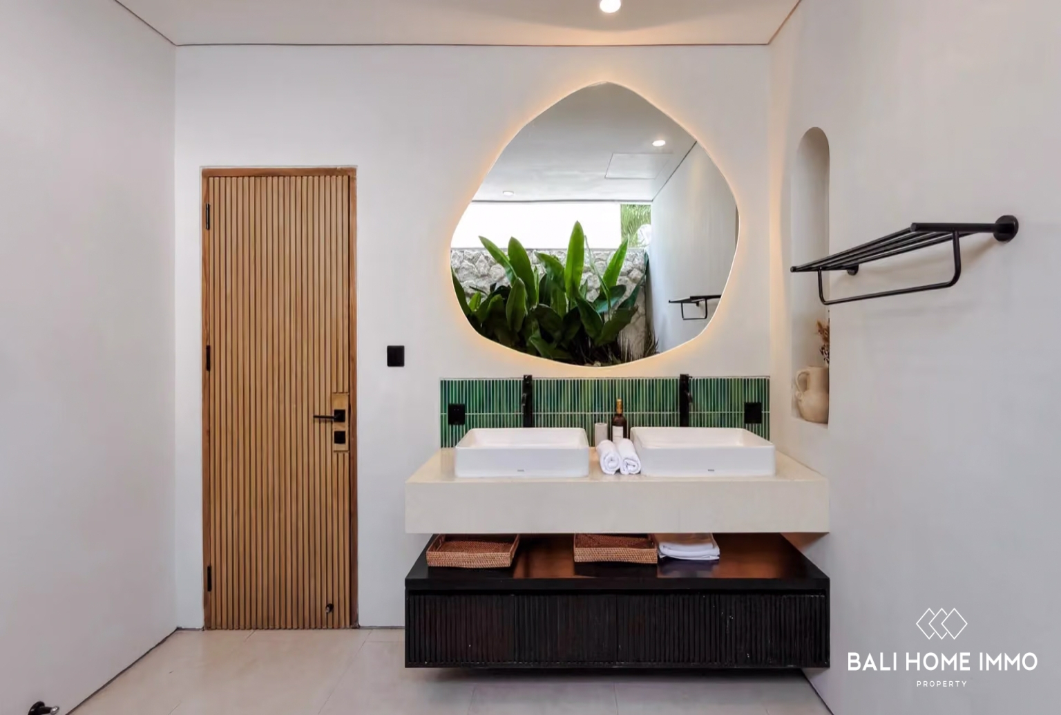 Modern 3-Bedroom Villa for Sale Leasehold in Pecatu Near Bvlgari Resort view 9