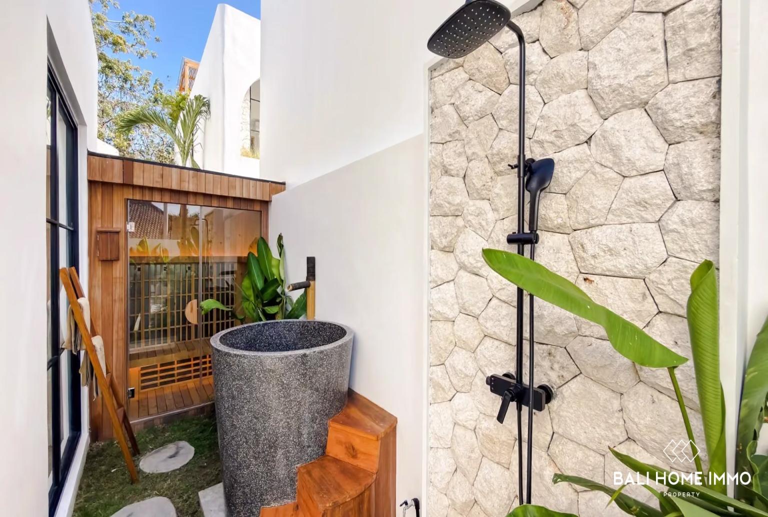 Modern 3-Bedroom Villa for Sale Leasehold in Pecatu Near Bvlgari Resort view 11