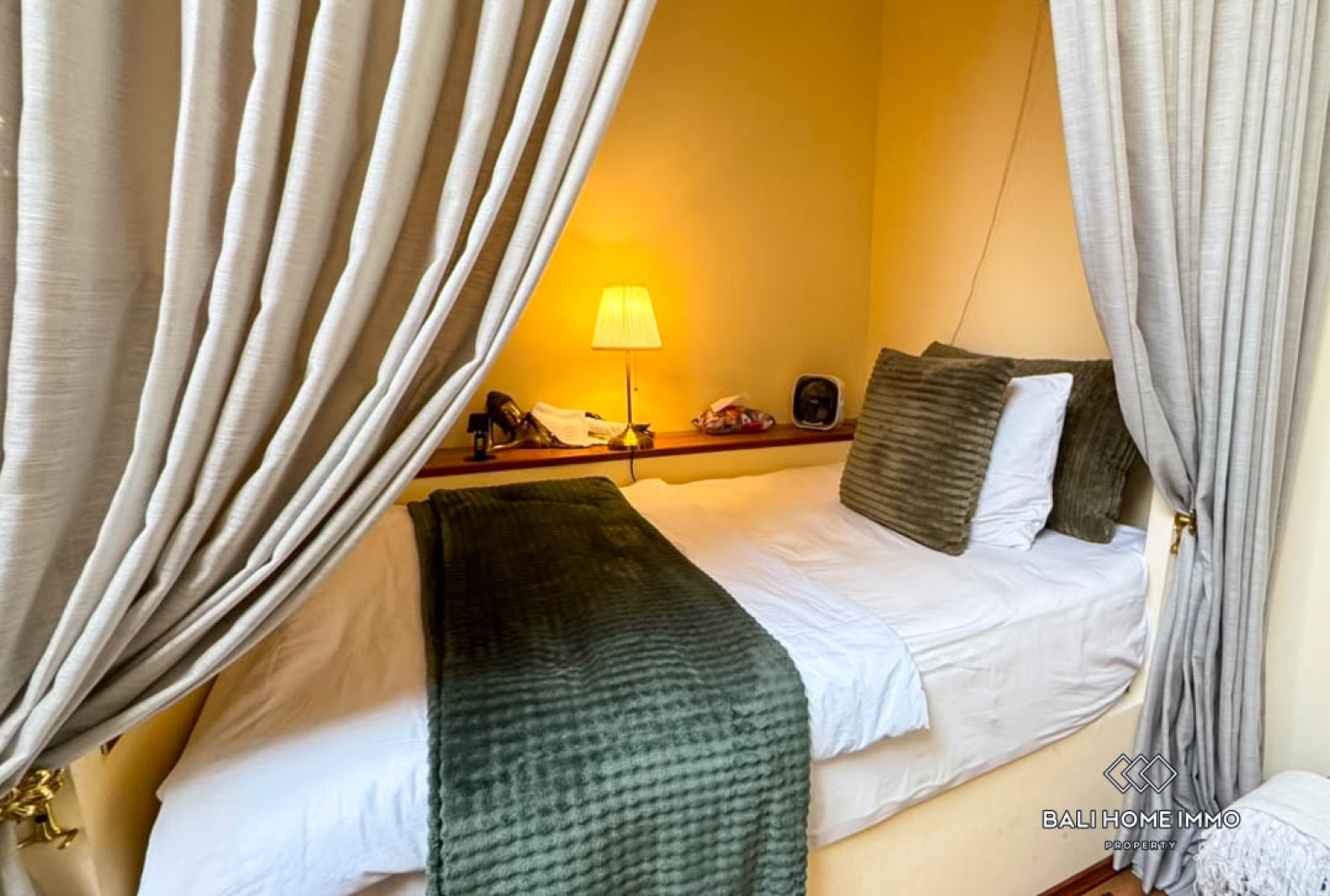 Modern 4-Bedroom Cliffside Villa with for sale and rent in Ubud view 11