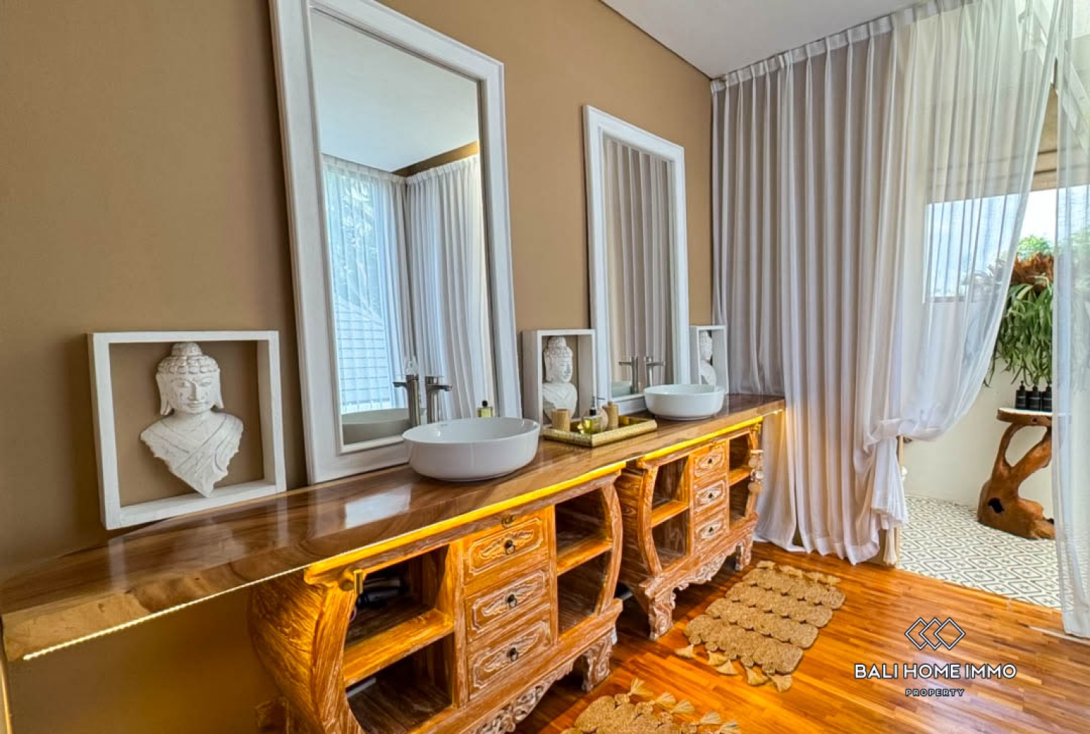 Modern 4-Bedroom Cliffside Villa with for sale and rent in Ubud view 14
