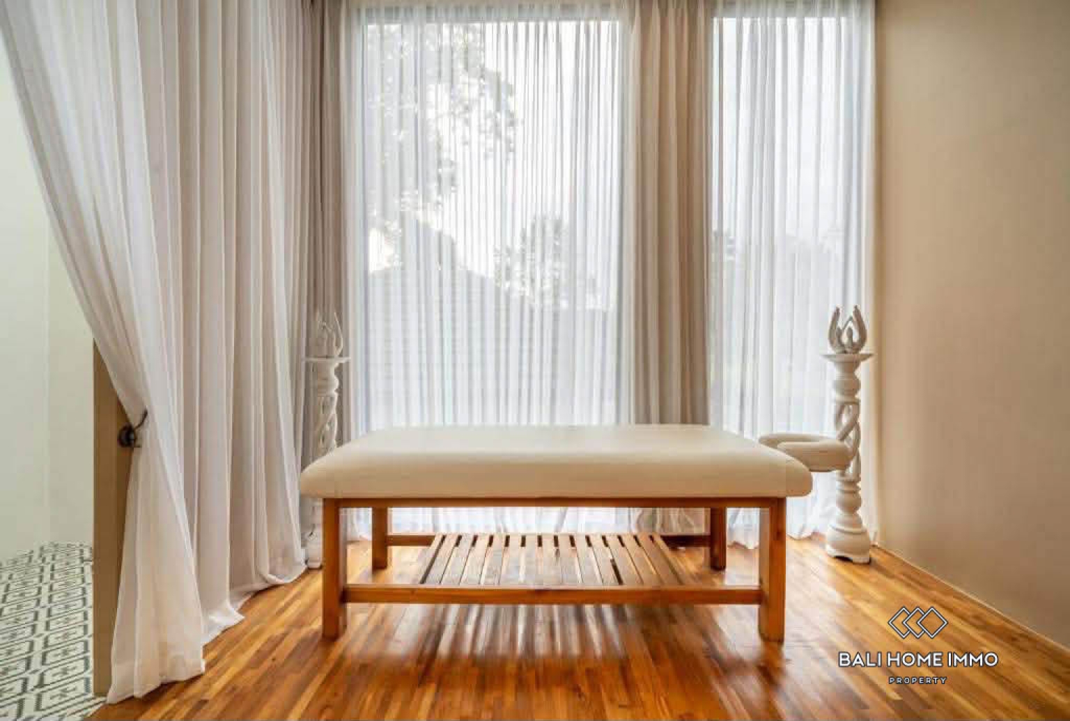 Modern 4-Bedroom Cliffside Villa with for sale and rent in Ubud view 17