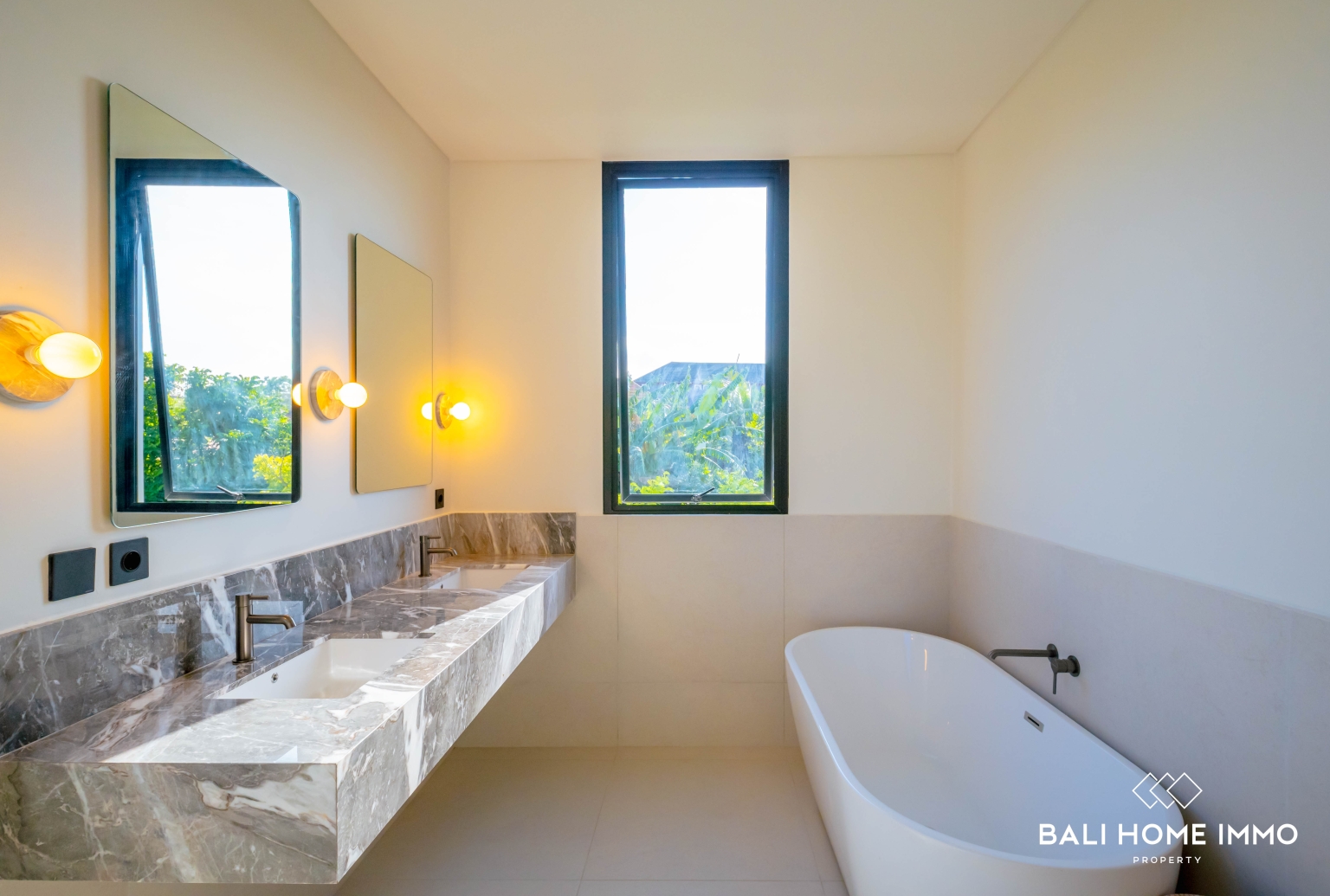 Modern 4 Bedroom Villa for Sale and Rent in Uluwatu Walking Distance to Suluban Beach view 20