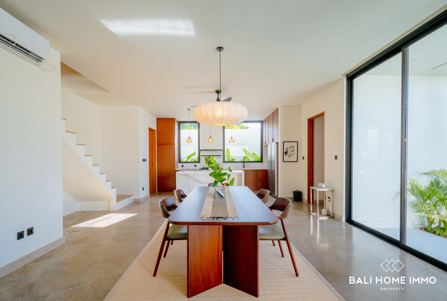 Modern 4 Bedroom Villa for Sale and Rent in Uluwatu Walking Distance to Suluban Beach view 8
