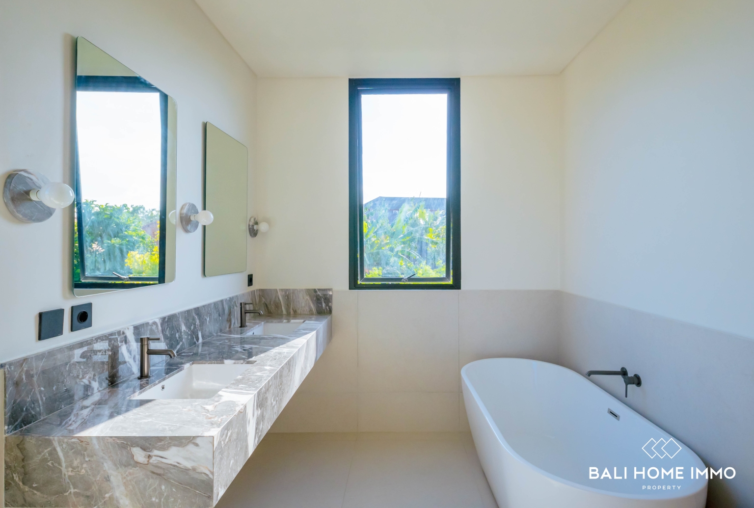 Modern 4 Bedroom Villa for Sale and Rent in Uluwatu Walking Distance to Suluban Beach view 21