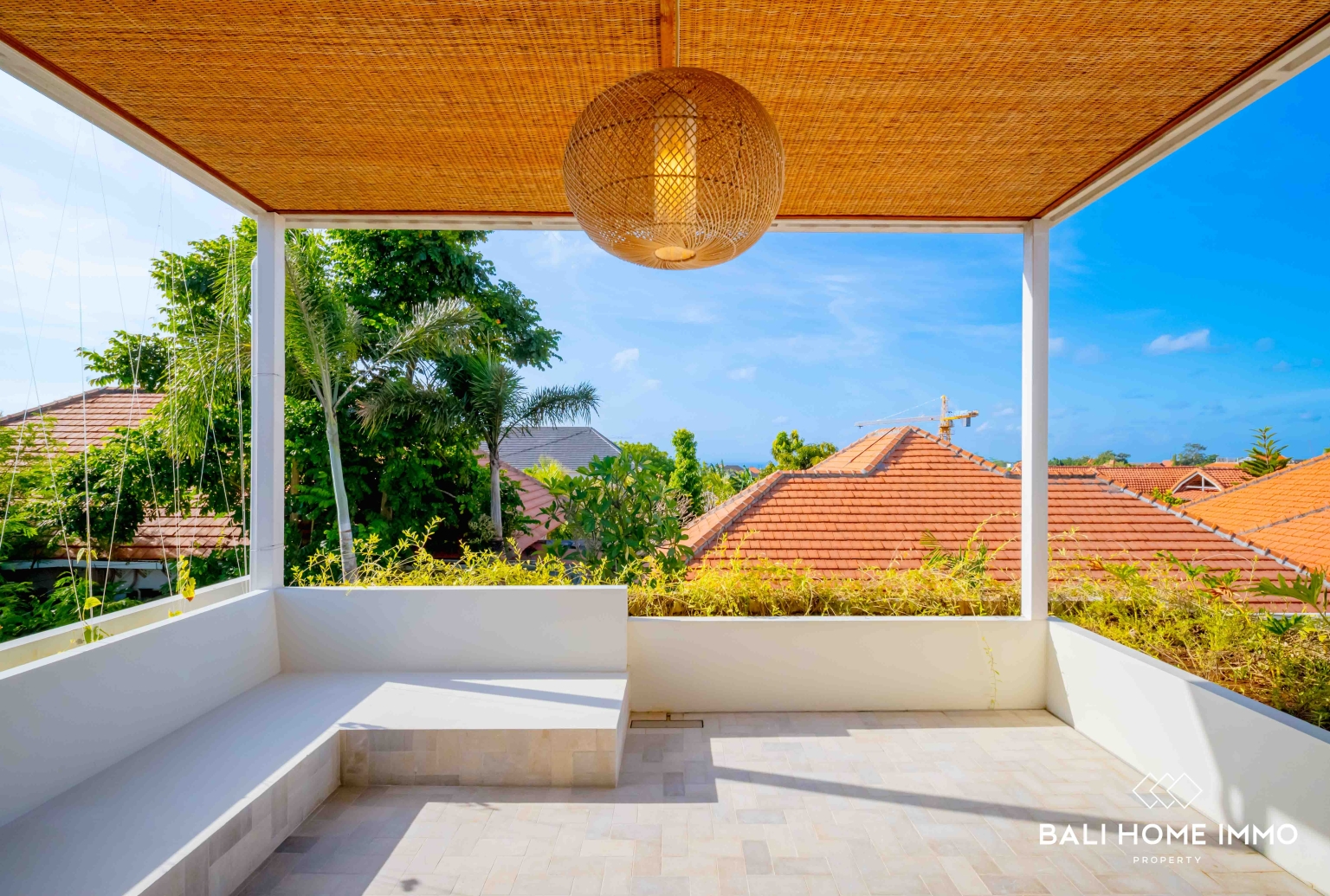 Modern 4 Bedroom Villa for Sale and Rent in Uluwatu Walking Distance to Suluban Beach view 24