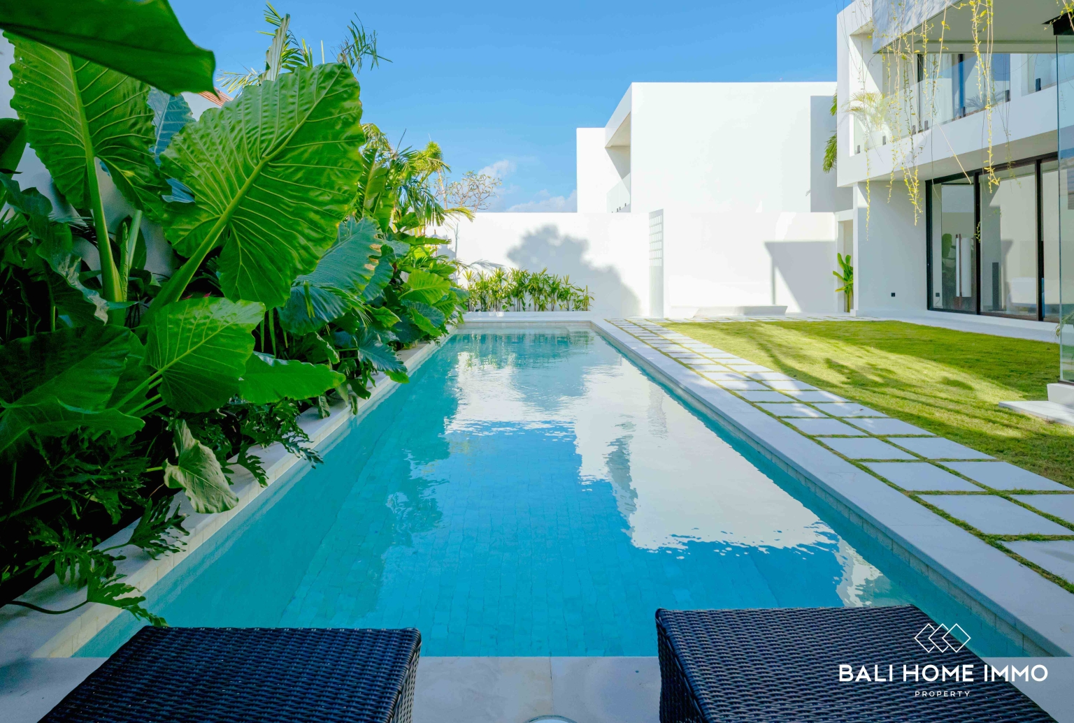 Modern 4 Bedroom Villa for Sale and Rent in Uluwatu Walking Distance to Suluban Beach view 4