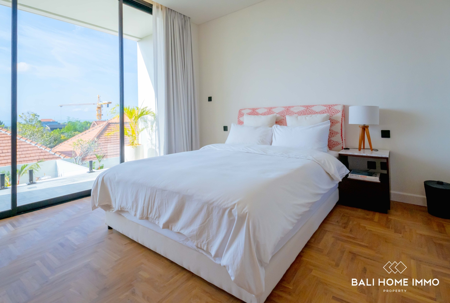 Modern 4 Bedroom Villa for Sale and Rent in Uluwatu Walking Distance to Suluban Beach view 12