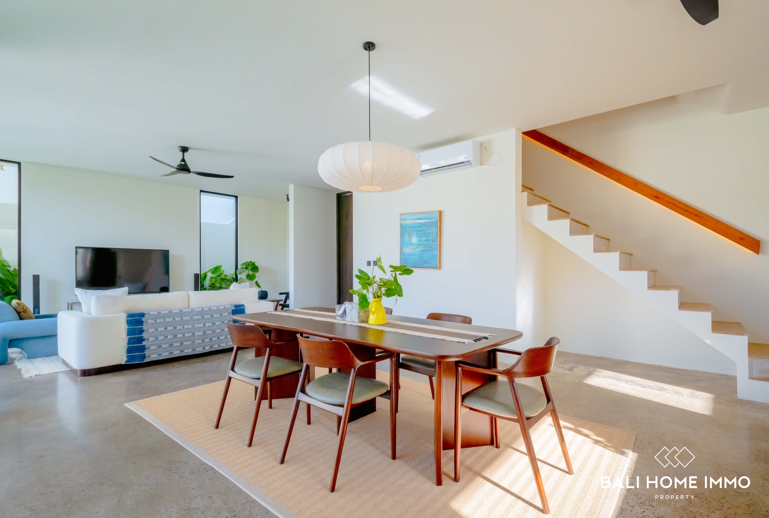 Modern 4 Bedroom Villa for Sale and Rent in Uluwatu Walking Distance to Suluban Beach view 6