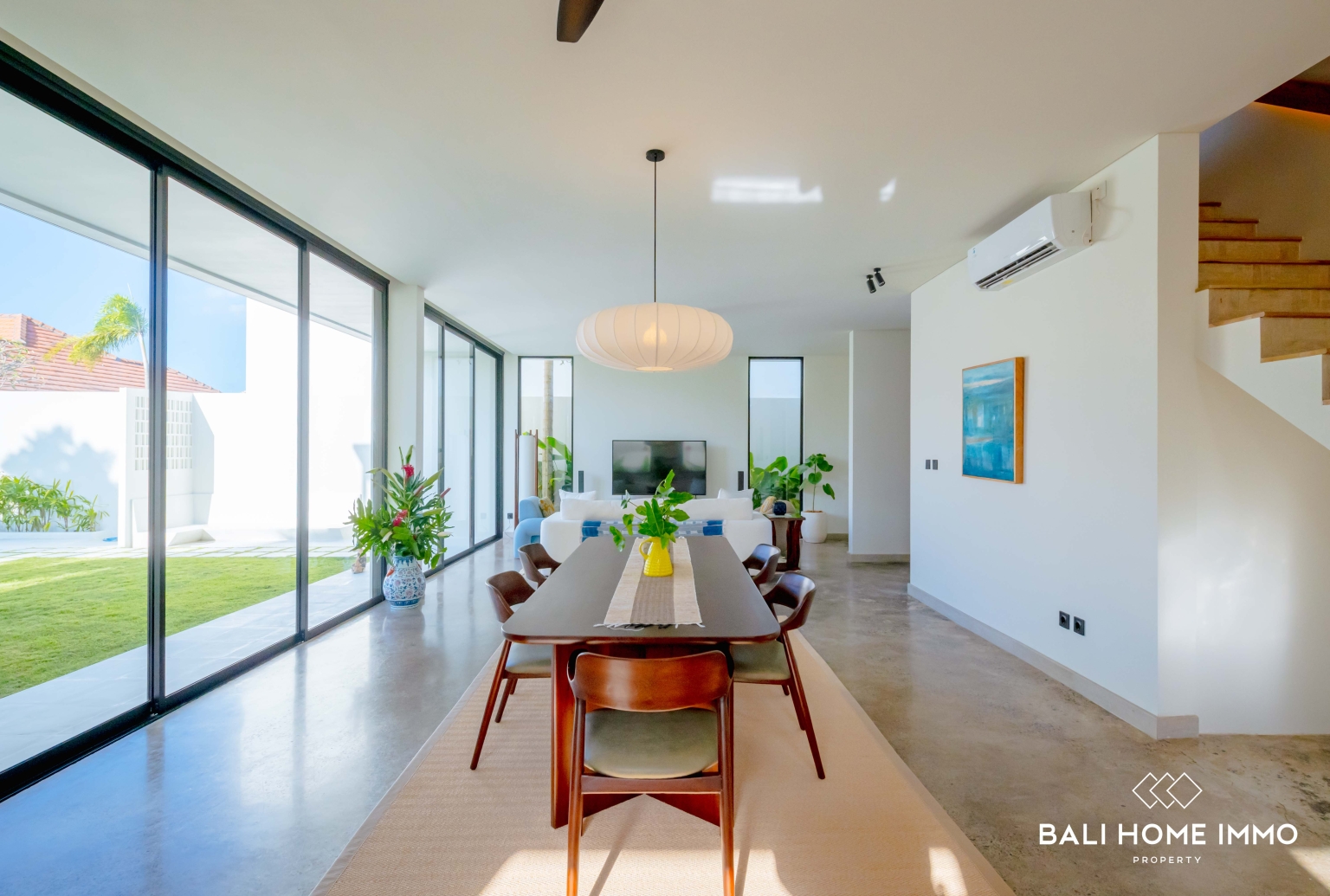 Modern 4 Bedroom Villa for Sale and Rent in Uluwatu Walking Distance to Suluban Beach view 9