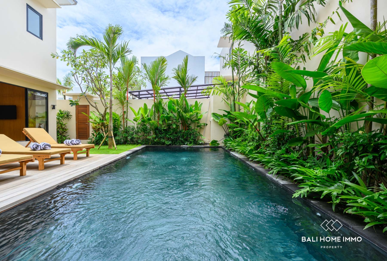 Modern 4 bedroom villa for sale and rental in Sanur Bali view 37