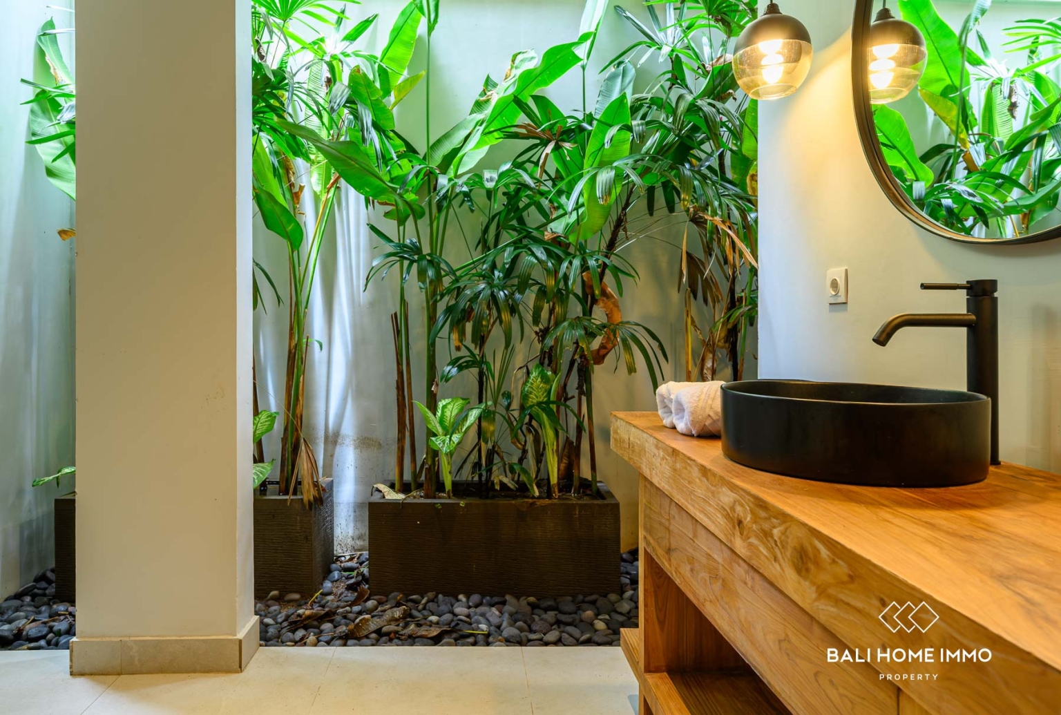 Modern 4 bedroom villa for sale and rental in Sanur Bali view 31