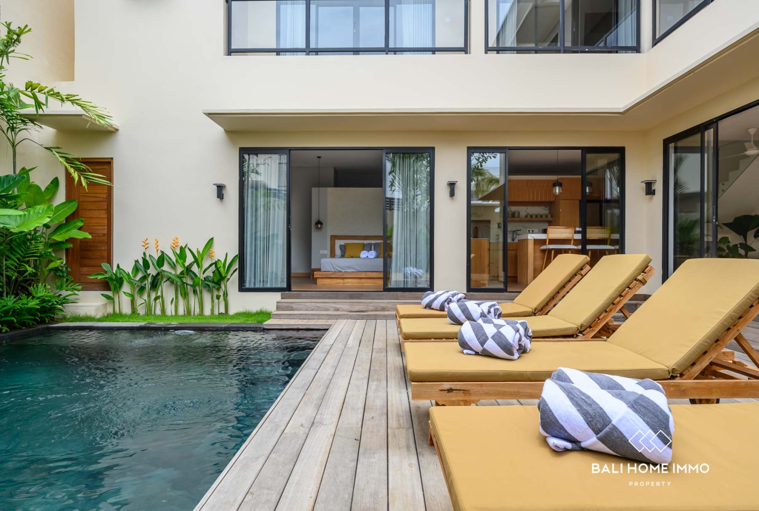 Modern 4 bedroom villa for sale and rental in Sanur Bali view 35