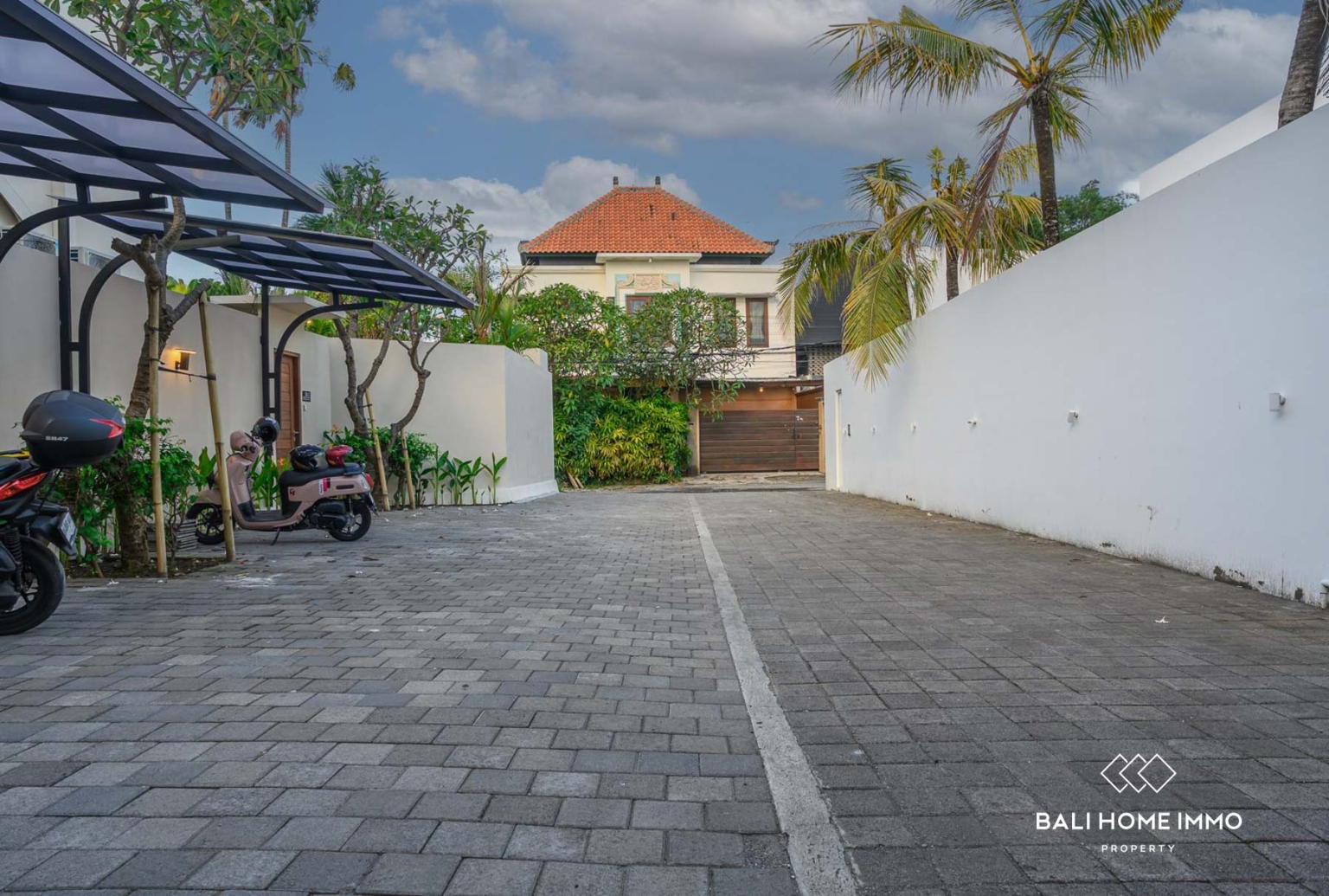 Modern 4 bedroom villa for sale and rental in Sanur Bali view 38