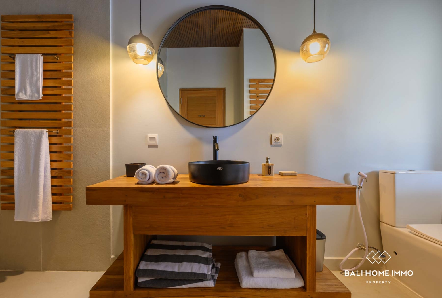 Modern 4 bedroom villa for sale and rental in Sanur Bali view 27