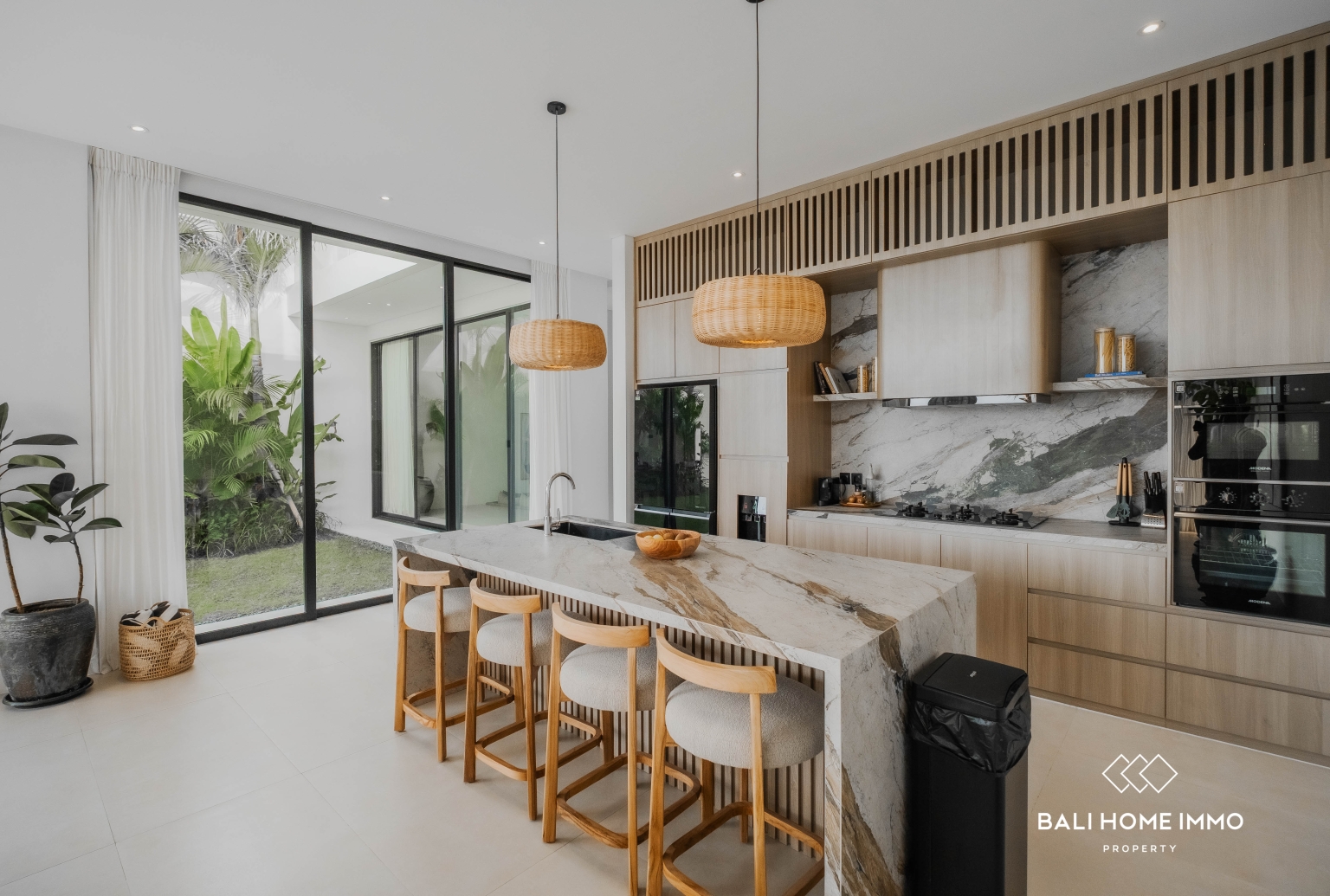Modern 4 bedroom Villa with Rice Field & Sunset View for sale in Cemagi view 8