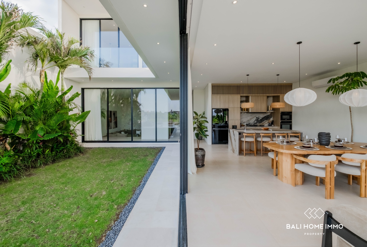 Modern 4 bedroom Villa with Rice Field & Sunset View for sale in Cemagi view 3